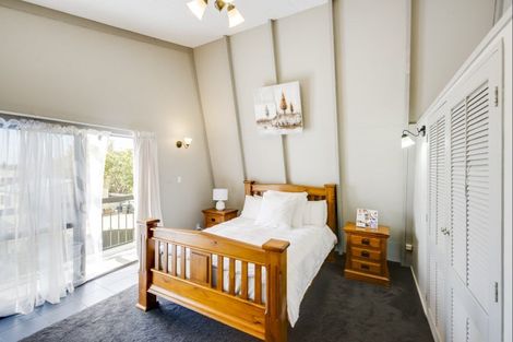 Photo of property in 14 Bassett Place, Taradale, Napier, 4112