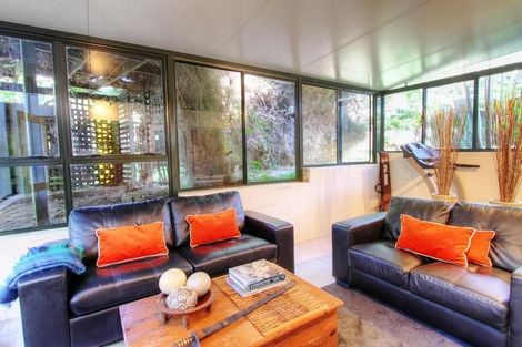 Photo of property in 4 Chatswood Grove, Chatswood, Auckland, 0626