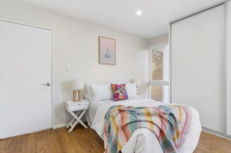 Photo of property in 2/8 Wilbur Place, Pakuranga Heights, Auckland, 2010