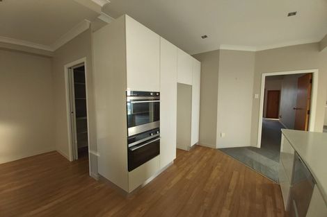 Photo of property in 4 Hamblyn Street, Strandon, New Plymouth, 4312