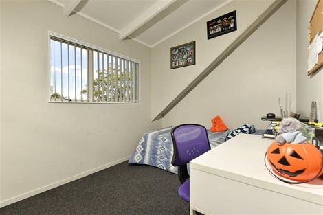 Photo of property in 10 Rewa Street, New Lynn, Auckland, 0600