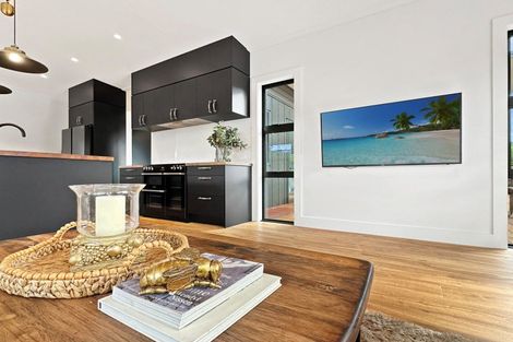 Photo of property in 8 Broadleaf Way, Kinloch, Taupo, 3377