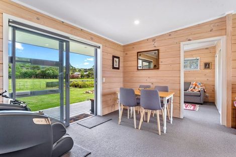 Photo of property in 842 South Head Road, South Head, Helensville, 0874