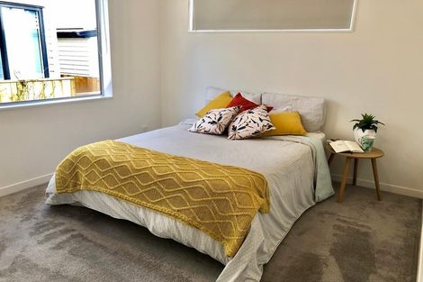 Photo of property in 5 Gladfield Lane, Te Atatu Peninsula, Auckland, 0610