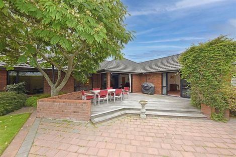 Photo of property in 16 Claverley Gardens, Avonhead, Christchurch, 8042