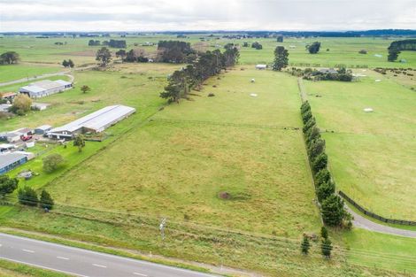 Photo of property in 27 Rangiotu Road, Himatangi, 4477