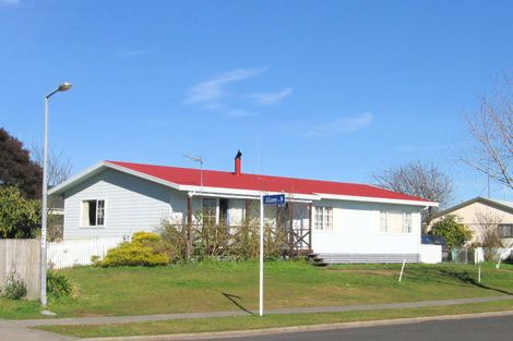 Photo of property in 21 Crawshaw Drive, Nawton, Hamilton, 3200