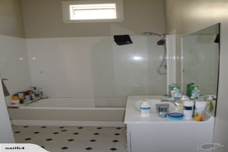 Photo of property in 19a Hargreaves Street, Mount Cook, Wellington, 6021