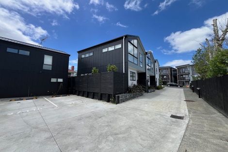 Photo of property in 2/110 Kervil Avenue, Te Atatu Peninsula, Auckland, 0610