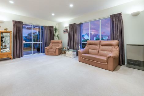 Photo of property in 9 Lanyon Place, Whitby, Porirua, 5024