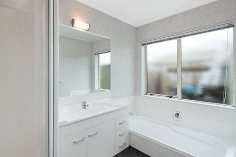 Photo of property in 17 Crichton Terrace, Mount Maunganui, 3116