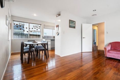 Photo of property in 27 Normanton Street, Glenfield, Auckland, 0629