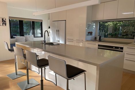 Photo of property in 2/1 Commodore Parry Road, Castor Bay, Auckland, 0620