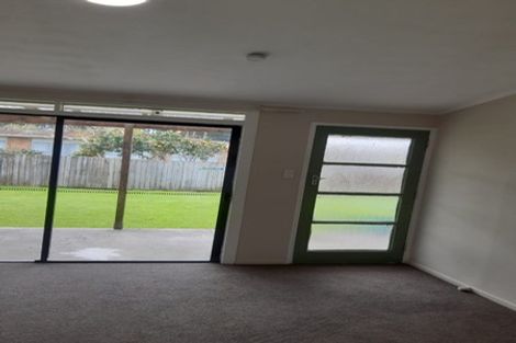 Photo of property in 2/77 Sylvia Road, Hillcrest, Auckland, 0627