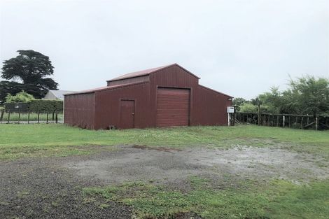 Photo of property in 420 Tararua Road, Levin, 5571