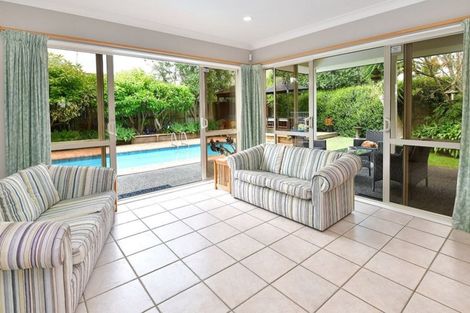 Photo of property in 168 Lakeside Drive, Orewa, 0931