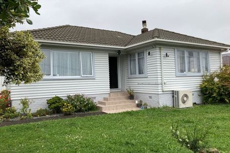 Photo of property in 21 Churchill Avenue, Manurewa, Auckland, 2102