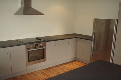 Photo of property in 32a Miles Crescent, Newlands, Wellington, 6037