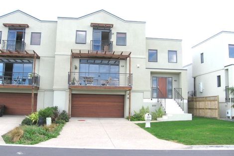 Photo of property in 28 Provence Esplanade, Te Atatu Peninsula, Auckland, 0610