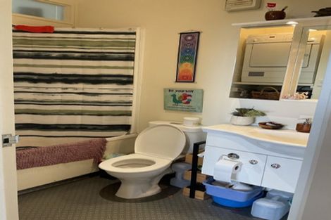Photo of property in Hobson Court Flats, 69/70u Hobson Street, Thorndon, Wellington, 6011
