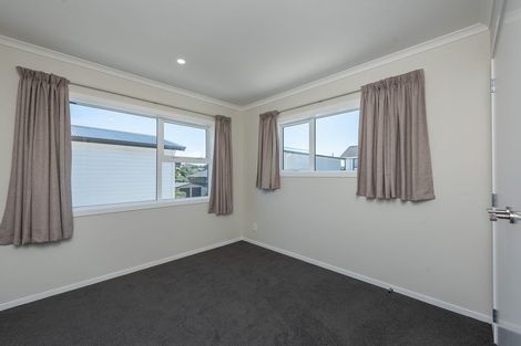 Photo of property in 2/20 Glanmire Road, Newlands, Wellington, 6037