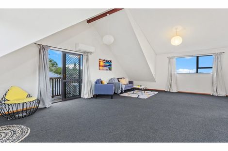 Photo of property in 2/58 Hillcrest Avenue, Hillcrest, Auckland, 0627