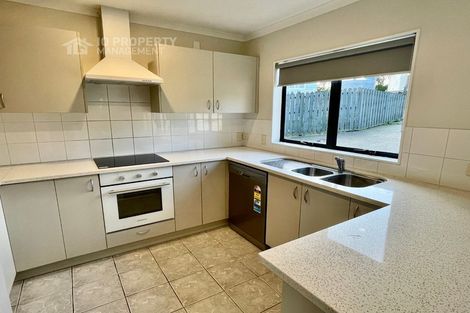 Photo of property in 24a Fruitvale Road, New Lynn, Auckland, 0600