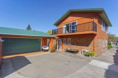 Photo of property in 10 Nimmo Avenue, Waikanae, 5036