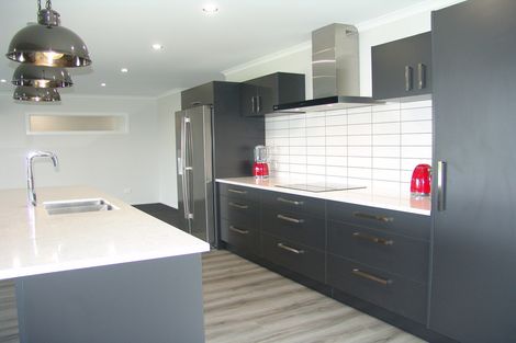 Photo of property in 13 Oak Ridge Drive, Te Awamutu, 3800