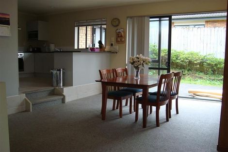 Photo of property in 25 Peninsula Road, Mangere, Auckland, 2022