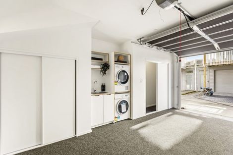 Photo of property in 11/2 Moor Avenue, Te Atatu Peninsula, Auckland, 0610