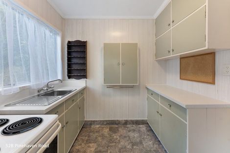 Photo of property in 52 Pinehaven Road, Pinehaven, Upper Hutt, 5019