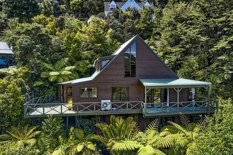Photo of property in 126a Cheviot Road, Lowry Bay, Lower Hutt, 5013