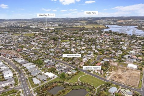 Photo of property in 11 Albatross Road, Red Beach, 0932