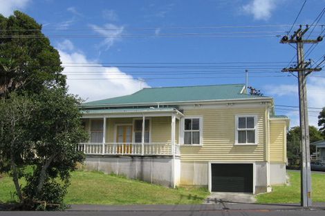 Photo of property in 64 Hinemoa Street, Birkenhead, Auckland, 0626