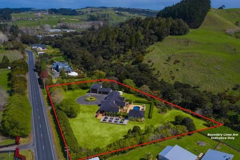 Photo of property in 1030 Peak Road, Helensville, 0875