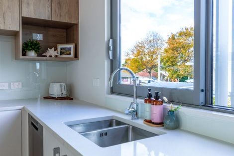 Photo of property in 4/2 Moor Avenue, Te Atatu Peninsula, Auckland, 0610