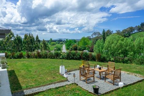 Photo of property in 100 Racecourse Road, Waipawa, 4210