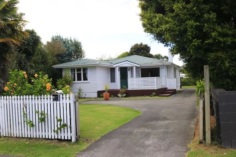 Photo of property in 27 Taikata Road, Te Atatu Peninsula, Auckland, 0610
