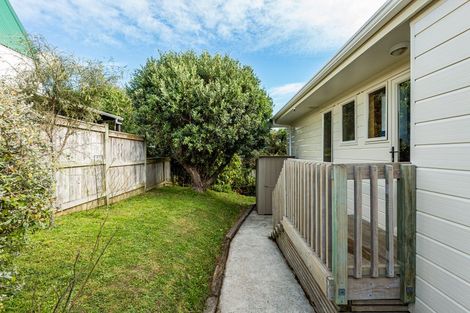 Photo of property in 117a Gloaming Hill, Titahi Bay, Porirua, 5022