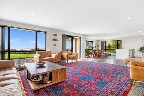 Photo of property in 103 Mcleod Road, South Head, Helensville, 0874