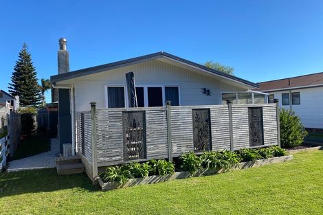 Photo of property in 33 West Crescent, Te Puru, Thames, 3575