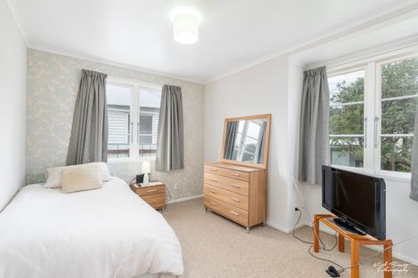 Photo of property in 5 Hodgins Grove, Naenae, Lower Hutt, 5011