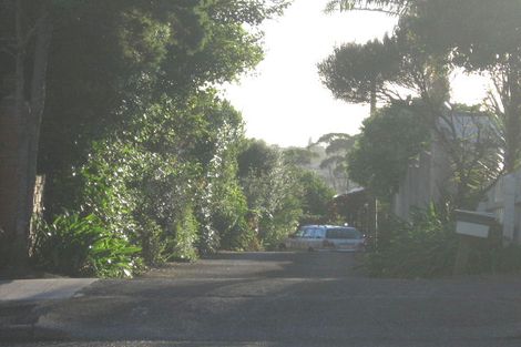 Photo of property in 1/135 Glenfield Road, Hillcrest, Auckland, 0626