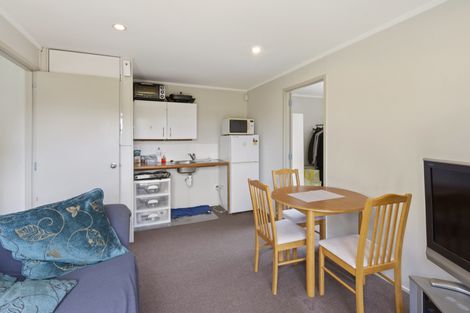 Photo of property in 208 Mahia Road, Weymouth, Auckland, 2103