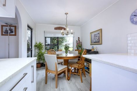 Photo of property in 32 Moire Road, Massey, Auckland, 0614