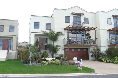 Photo of property in 30 Provence Esplanade, Te Atatu Peninsula, Auckland, 0610