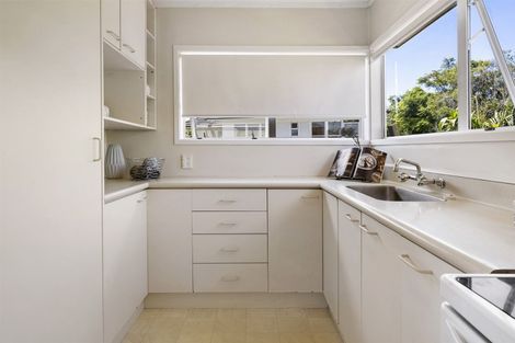 Photo of property in 3/68 Lake Road, Narrow Neck, Auckland, 0624