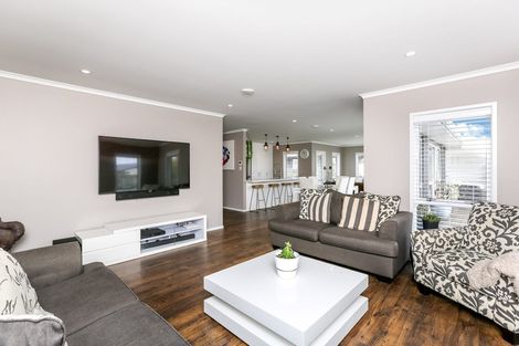 Photo of property in 3 Keene Drive, Bell Block, New Plymouth, 4312