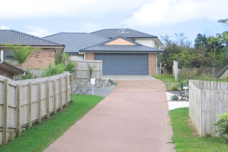 Photo of property in 39 Nimstedt Avenue, Oteha, Auckland, 0632